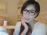 Korean Glasses लड़की On Webcam
