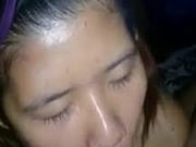 एशियाई प्रेमिका मुख-मैथुन पर रात