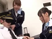 जापानी उड़ान परिचर स्ट्रैपआन समूह कार्रवाई